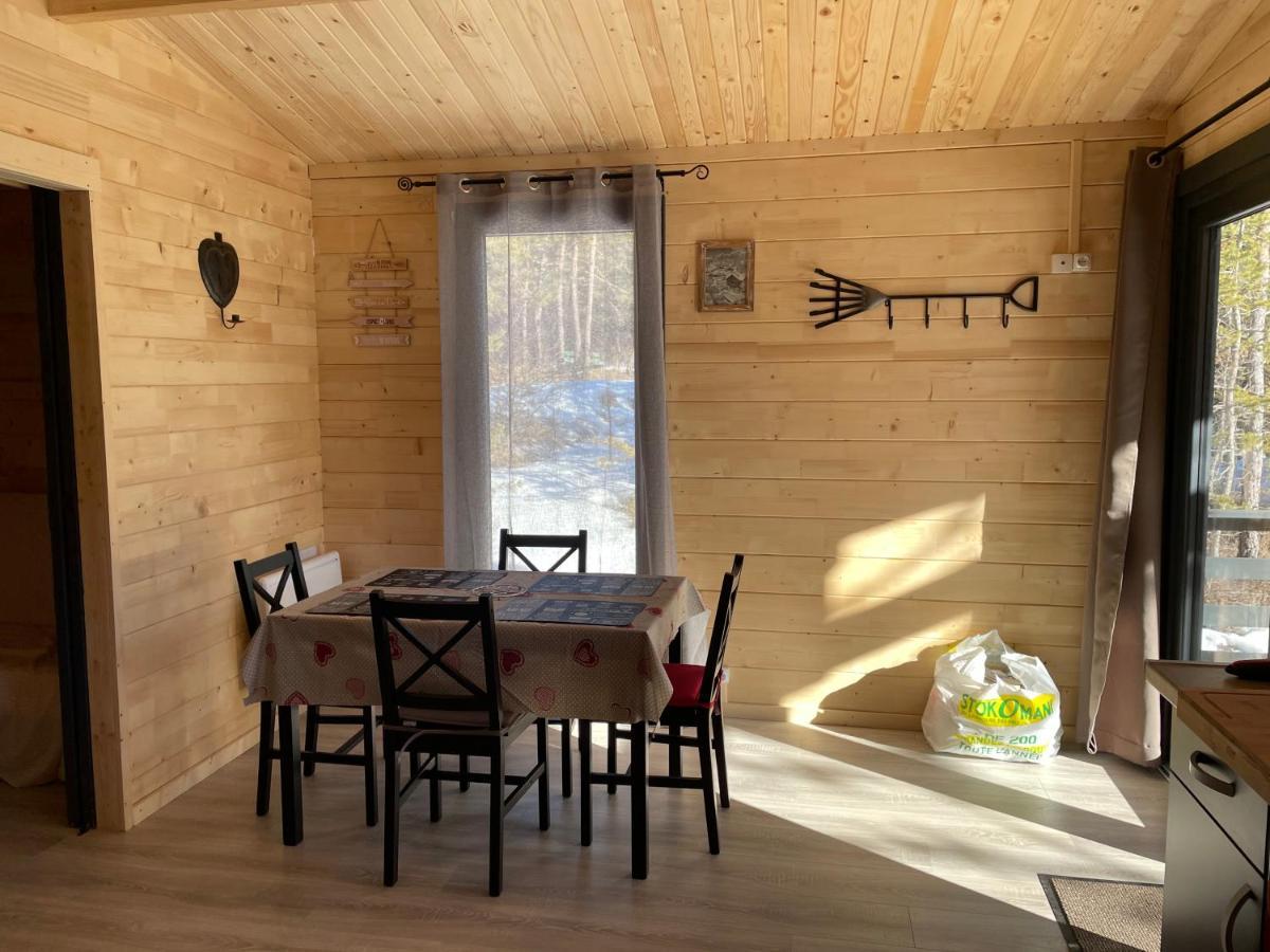 Parc Residentiel De Loisir : Le Loup Blanc Du Riou Hotell Barcelonnette Eksteriør bilde