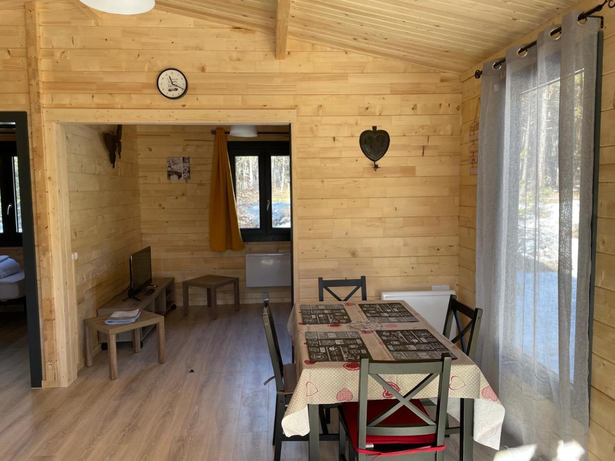 Parc Residentiel De Loisir : Le Loup Blanc Du Riou Hotell Barcelonnette Eksteriør bilde