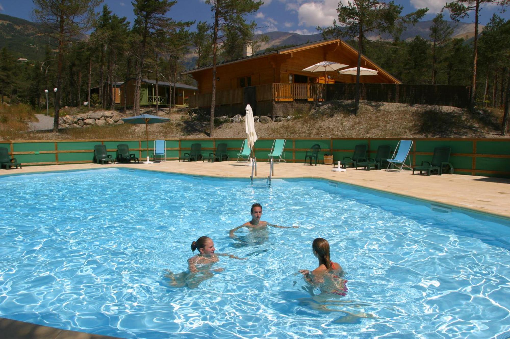 Parc Residentiel De Loisir : Le Loup Blanc Du Riou Hotell Barcelonnette Eksteriør bilde