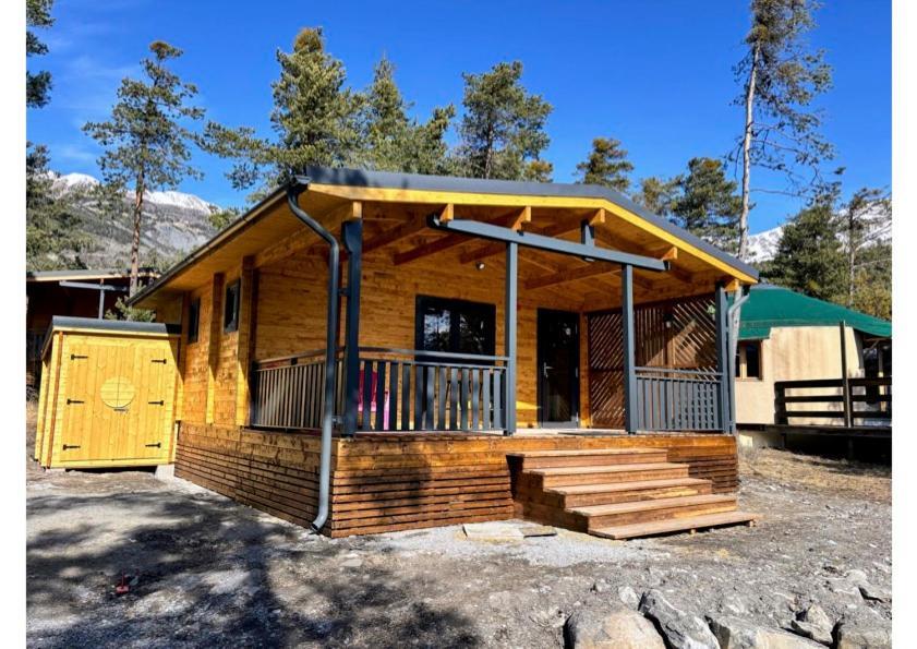 Parc Residentiel De Loisir : Le Loup Blanc Du Riou Hotell Barcelonnette Eksteriør bilde