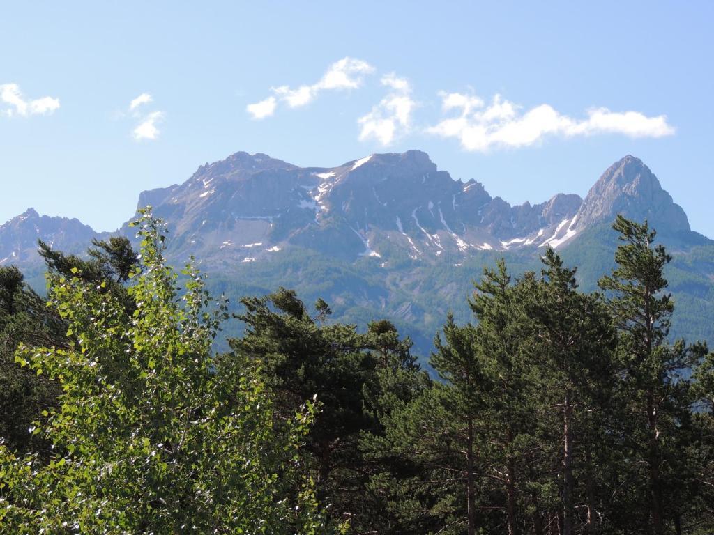 Parc Residentiel De Loisir : Le Loup Blanc Du Riou Hotell Barcelonnette Eksteriør bilde